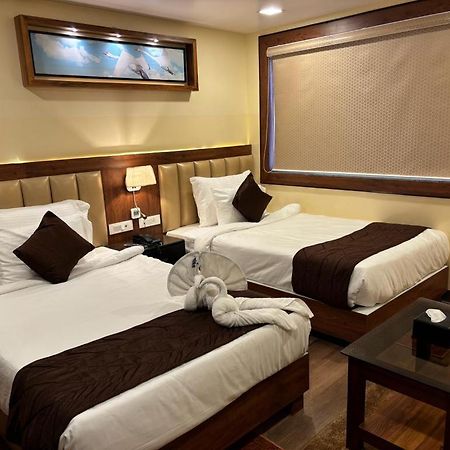 Hotel Golden Orbit Ászánszol Kültér fotó