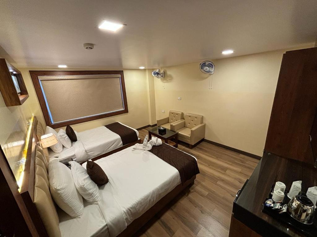 Hotel Golden Orbit Ászánszol Kültér fotó