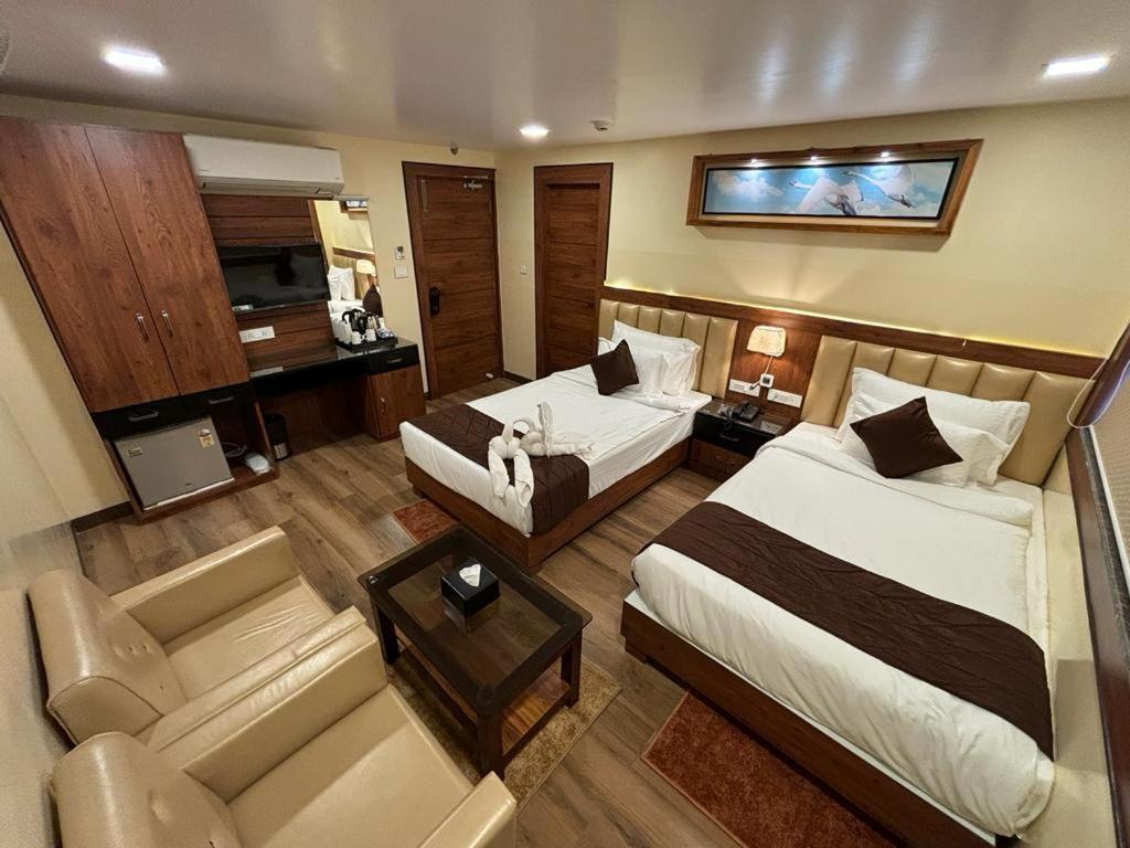 Hotel Golden Orbit Ászánszol Kültér fotó