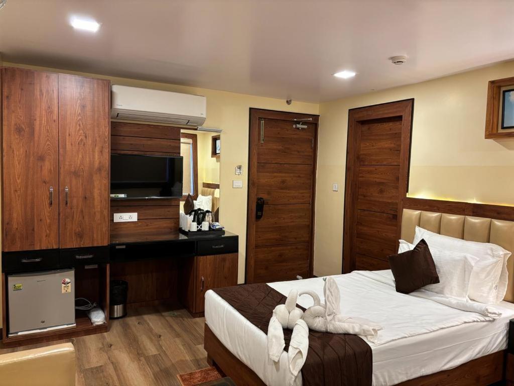 Hotel Golden Orbit Ászánszol Kültér fotó