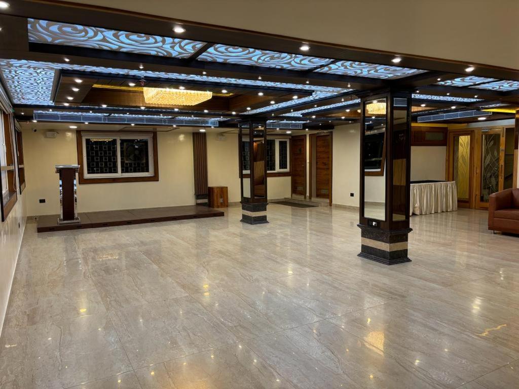 Hotel Golden Orbit Ászánszol Kültér fotó