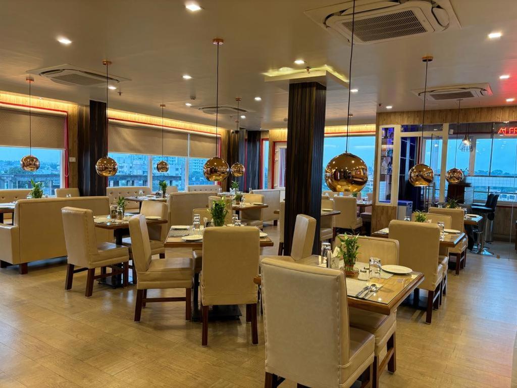Hotel Golden Orbit Ászánszol Kültér fotó
