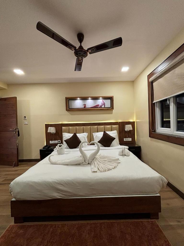 Hotel Golden Orbit Ászánszol Kültér fotó